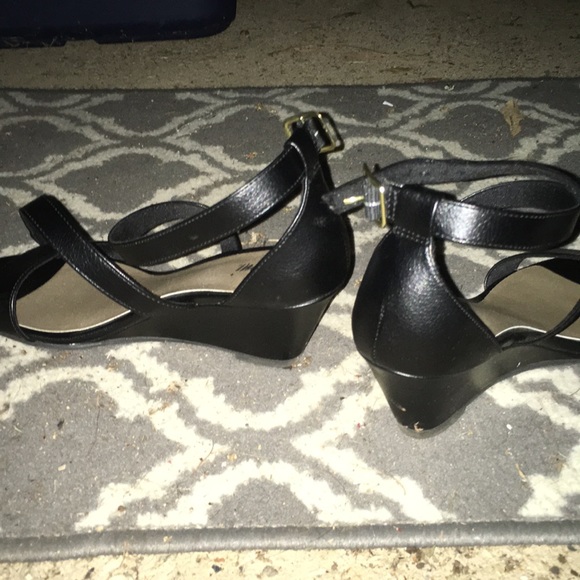 Shoes - Picture 3 of 4